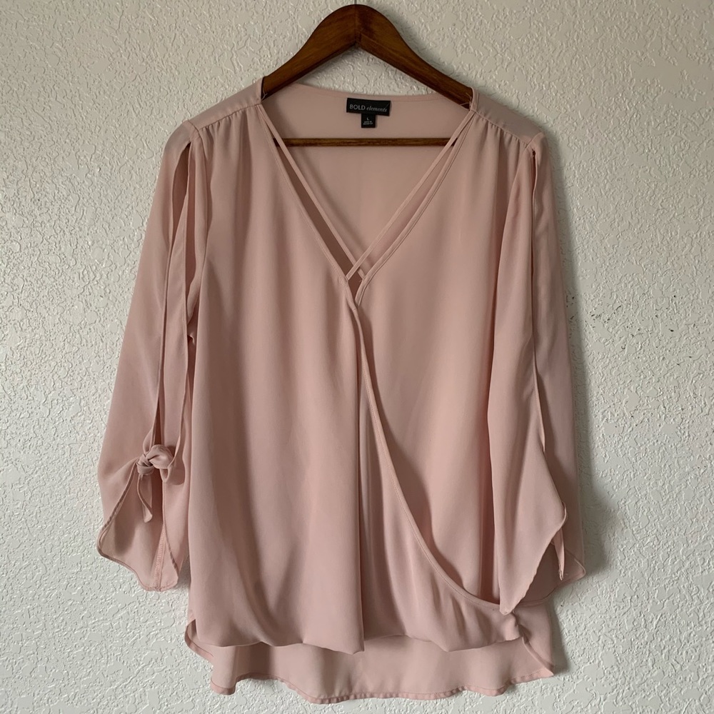 BOLD ELEMENTS pale pink slit sleeve v-neck size L - Picture 8 of 14
